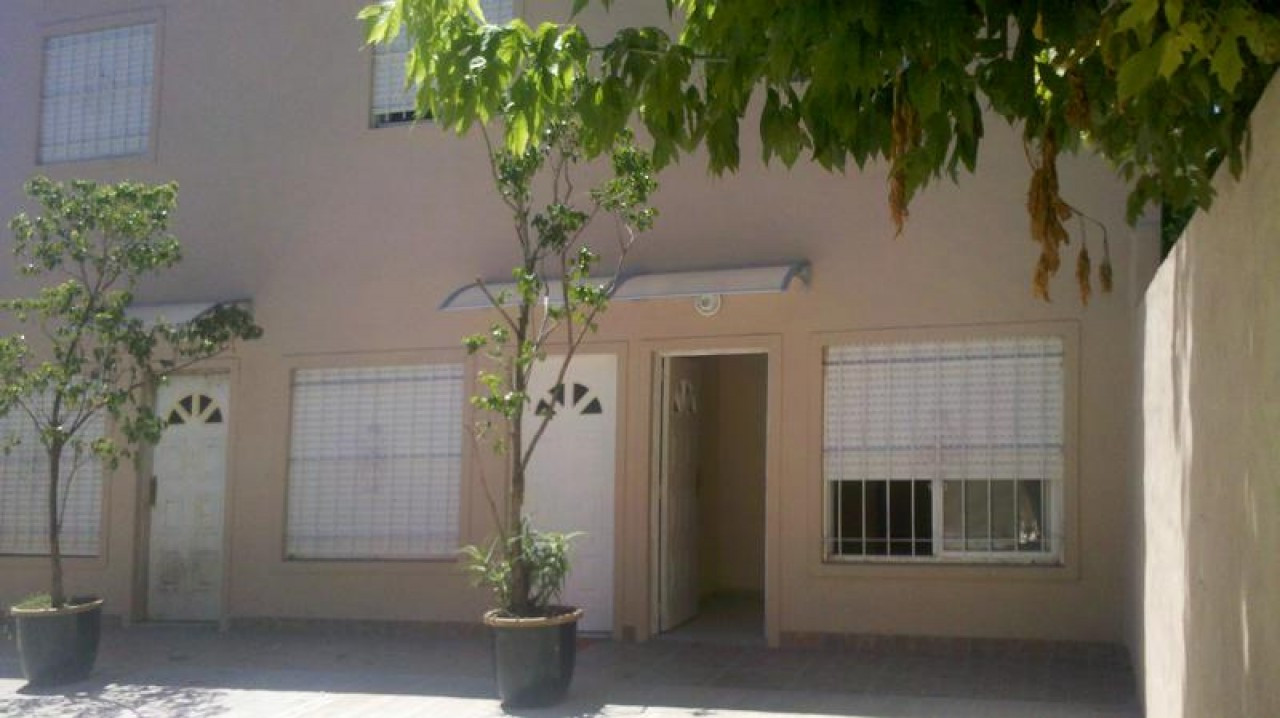 Duplex en alquiler Granaderos a Caballos 4426
