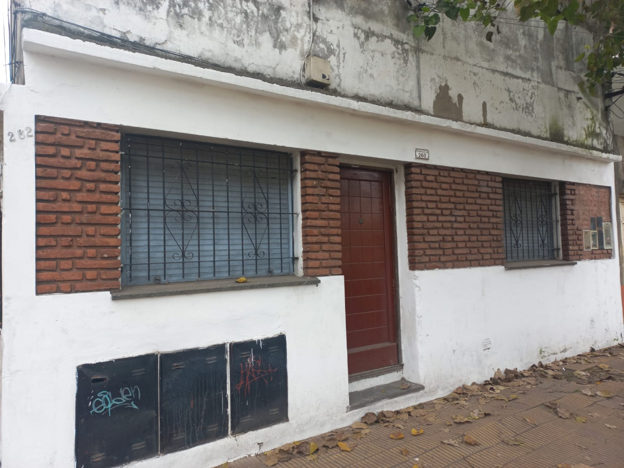 Casa en alquiler para uso comercial o profesional ubicada 300 mts de la estación de Jose C. Paz